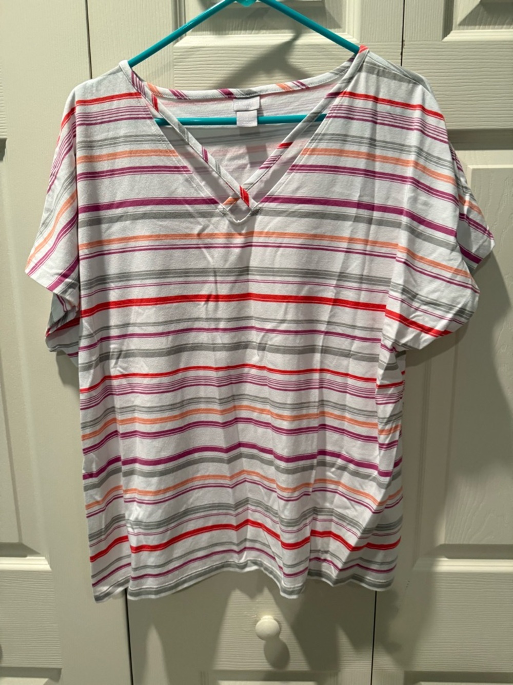 # Zenergy by Chico's White Multicolor Striped V-Neck Top (sz 3=XL)